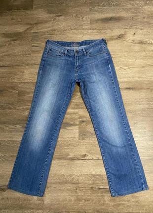 Синие прямые джинсы levis