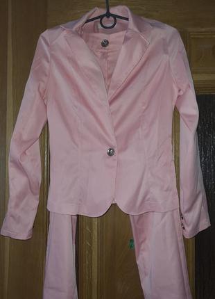 Гарний костюм