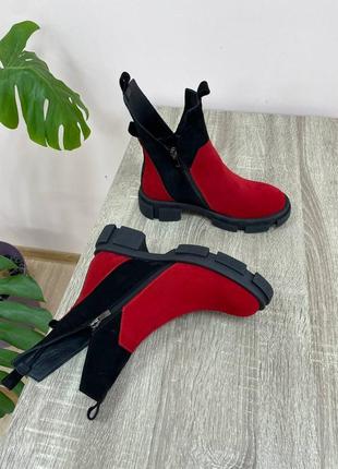 Жіночі черевики з натуральної замші комбіновані з чорної  та червного кольора