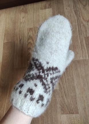 Теплые зимние вязаные шерстяные варежки