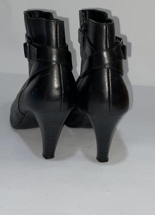 Love шкіряні жіночі чобітки на каблуку 39-й розмір6 фото