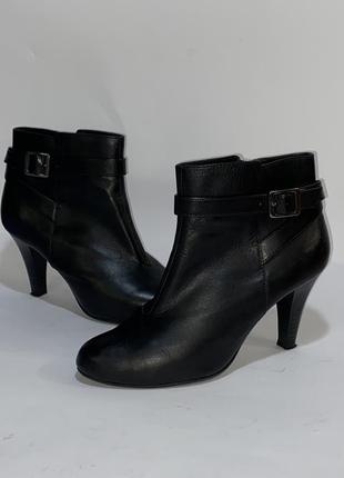Love шкіряні жіночі чобітки на каблуку 39-й розмір9 фото