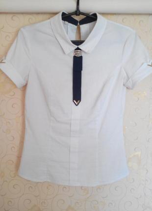 Строгая белая блузка с галстуком2 фото