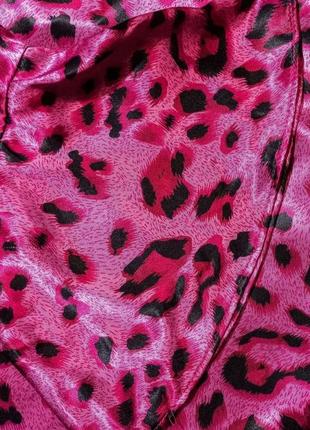 Рожева атласна сукня вільного крою в анімалістичний принт2 фото