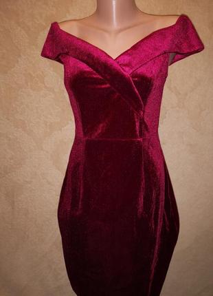 Велюровое бархатной силуэтное платье на плечи праздничное2 фото