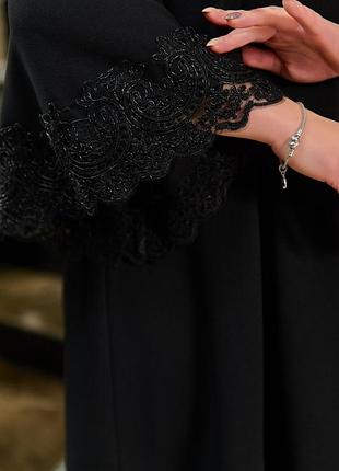 Вечірня сукня вільного крою