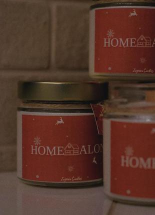 Свічка ручної роботи за мотивами фільму "сам удома"3 фото