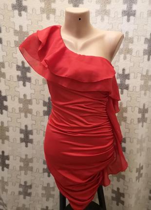 Сукня коктельна з воланом гарна драпіровка