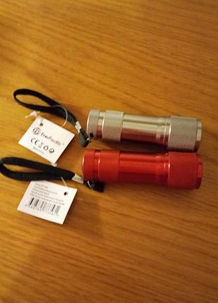 Ручний фонарик ліхтарик на батарейках