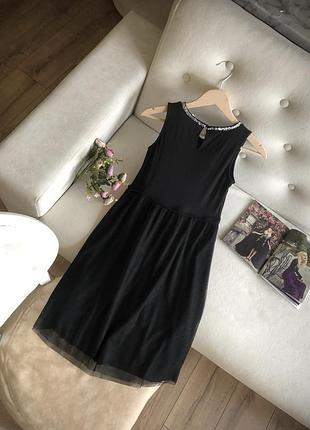Маленьке чорне плаття 9
