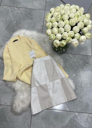 Молочна спідничка з еко шкіри спідниця