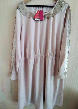 Нова сукня в паетках великого розміру