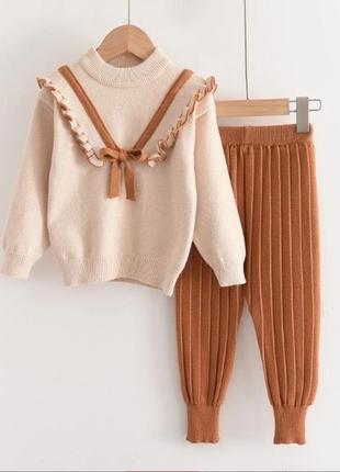 Брючний костюм для дівчинки