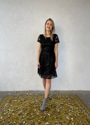 Ніжна гіпюрова сукня у чорному кольорі3 фото