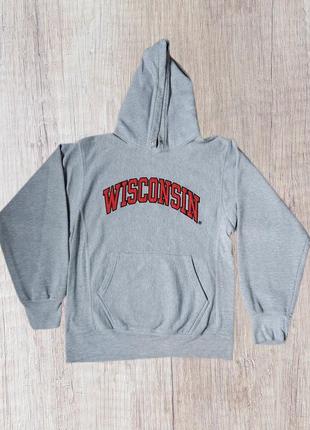 Кофта сірого кольору з червоним надписом wisconsin