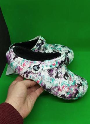 Утеплені крокси crocs classic lined tie dye clogs (206341-4su) оригінал