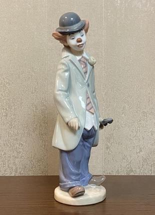 Фарфоровая статуэтка lladro «цирковой клоун со скрипкой».6 фото