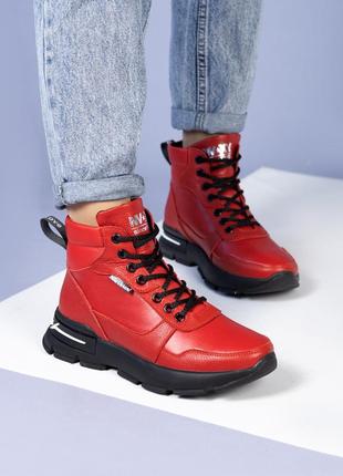 Женские зимние ботинки красного цвета2 фото