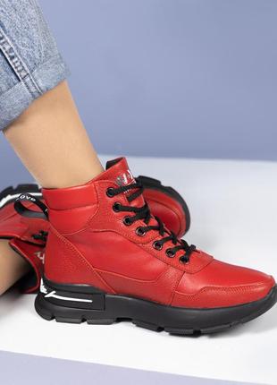 Женские зимние ботинки красного цвета9 фото