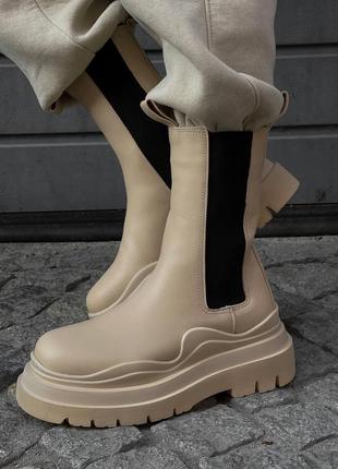 Женские высокие кожаные ботинки bottega veneta beige