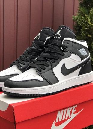 Кросівки nike air jordan 1 retro white black2 фото