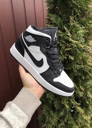 Кросівки nike air jordan 1 retro white black1 фото