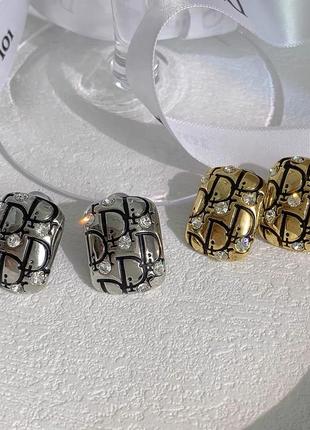Сережки в стилі dior