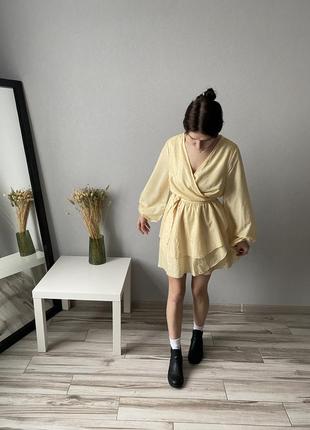 Сукня плаття пишне коротке жіноче жовте лимонне з поясом на запах у квіти у принт принтоване сукня