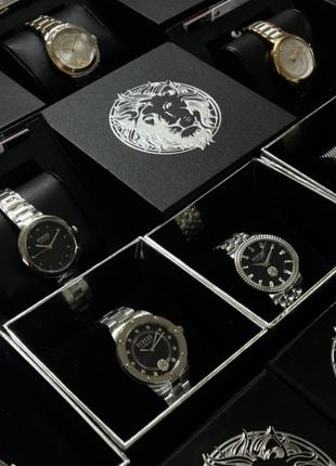 Годинник versus versace часы