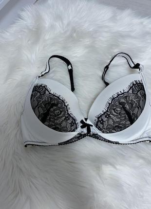Шикарний бюстгальтер
