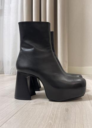 Стильні шкіряні ботинки zara