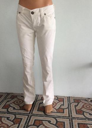 Вінтажні вельветові джинси guess, 27 р молочний колір
