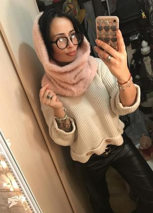 Ефектний пудровий хомут травичкою 1