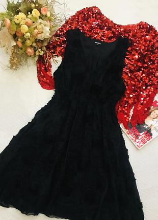 Красивое ексклюзивное платье с ефектными набивными цветами 💫