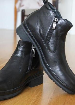 Зимові классисеские черевики. шкіра . розмір 40.
