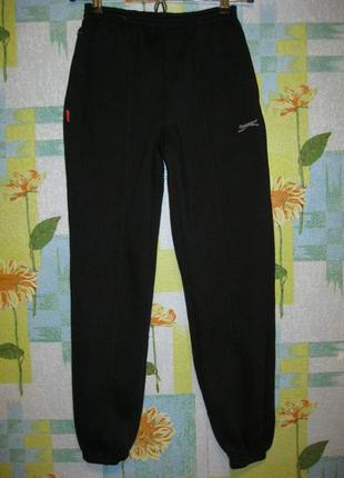 Спортивные штаны "slazenger" размер 9-10 лет. рост 134-140 см.