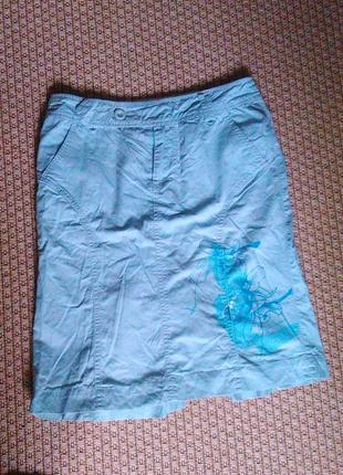 Сафари-юбкс мятного цвета.