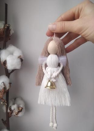 Новорічна лялечка. іграшка на ялинку. іграшка на ялинку ручної роботи. новорічна іграшка. лялечка макраме. декоративна лялечка. куколка ручної роботи.