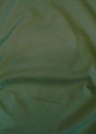 Симпатична спортивна футболка салатового кольору з довгим рукавом2 фото