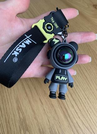 Брелок «play»