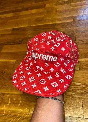 Кепка supreme