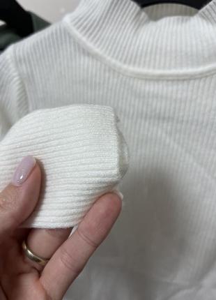 Базовые белые гольфы водолазка мягкий нежный свитер под горло в рубчик2 фото