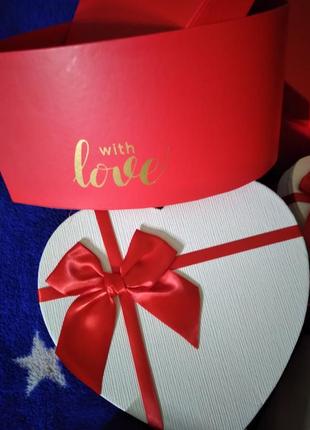 Подарунковий бокс косметики.