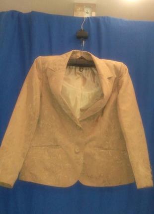 Очень классный фирменный пиджак