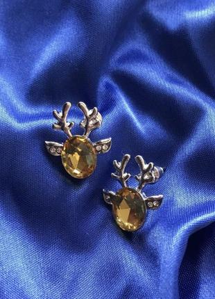 Сережки вкрутки чарівні олені під срібло зимові з жовтим каменем1 фото
