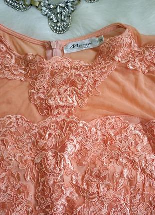 Наймовірне персикове плаття з сіткою та кружевом3 фото
