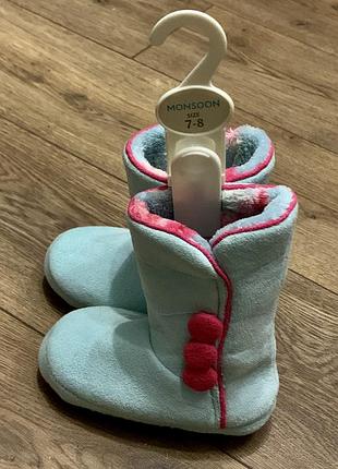 Замечательные тёплые тапочки -сапожки monsoon (англия)