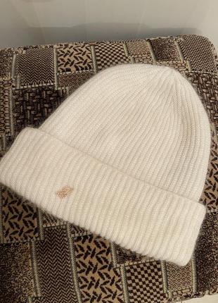 Двойна тепла біла шапка з ангори та вовни.
