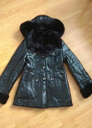 Дублёнка лакированная