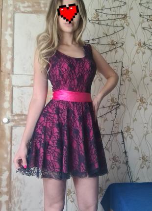 Гіпюрова сукню з відкритою спиною